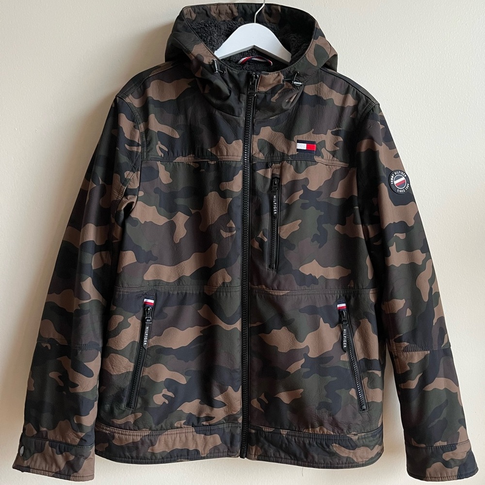 Tommy Hilfiger Men’s L Sherpa-lined Camo Jacket